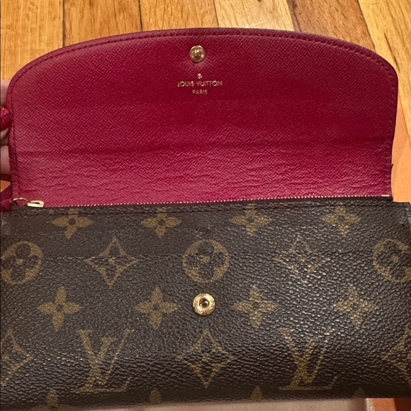 Louis Vuitton Emilie Wallet - Picture 5 of 8